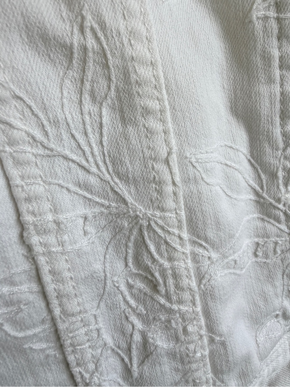 Liverpool Los Angeles White Floral Embroidered Denim Jacket Size Large Stretch - Picture 5 of 8
